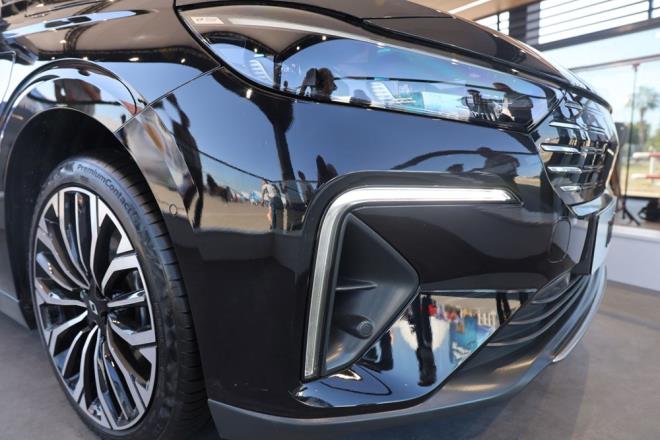 T10F, RWD (standart menzil arkadan iti), RWD (uzun menzil arkadan iti) ve ift motorlu olmak zere  farkl teknik ve iki farkl donanm zelliiyle pazara kacak.