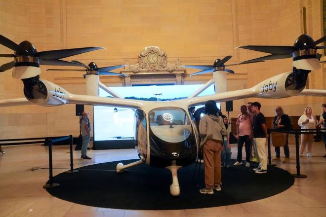 Ancak ABD'de uu yapabilmesi iin gerekli olan Federal Havaclk daresi (FAA) onaylar henz tamamlanmad. irket, 2025 ylnda Dubai'de operasyonlara balamay planlyor&#8203;.