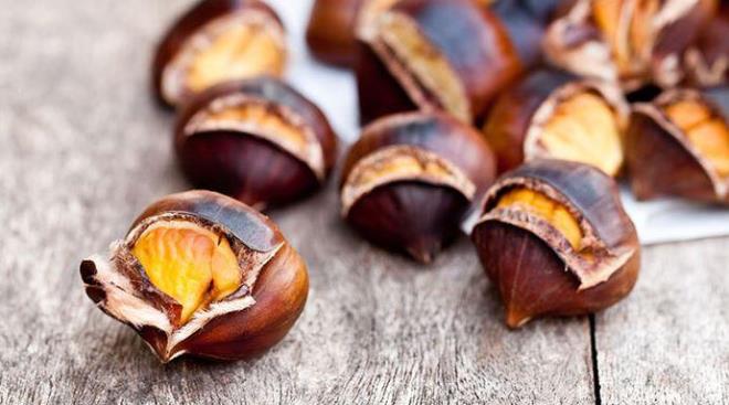 KELLK PROBLEMNE DOAL ARE!    Saln yannda d grnnze de fayda salayan kestane kabuklar, salarnzn gr, salkl ve canl gzkmesini salamaktadr.