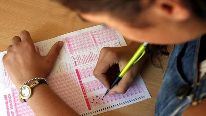 Farkl kademede eitim alan yz binlerce rencinin heyecanla bekledii, lkretim ve Ortaretim Kurumlar Bursluluk Snav (2025 OKBS) iin geri saym balad. Sz konusu snavn ne zaman yaplaca merak konusu oldu. Gzler imdi snavn MEB 2025 takviminde. te, 2025 OKBS tarihi...