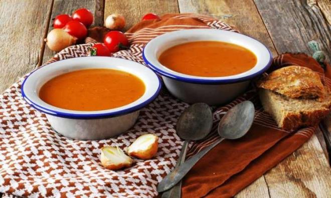 TARHANA ORBASI ERKEN BR KEZ DAHA DNN<br>erdii zengin besinler nedeniyle sala faydal yiyecekler arasnda ilk srada gsterilen tarhana orbas, baz kiiler iin olduka zararl olabilir. Diyetisyen In Sayn, youn miktarda un barndrmas nedeniyle tarhana orbasnn ocuklar ve grip hastal yaayanlar iin uygun bir yiyecek olmadn belirterek, bu durumdaki kiiler iin ok daha ifal orbalar bulunduunu hatrlatt.