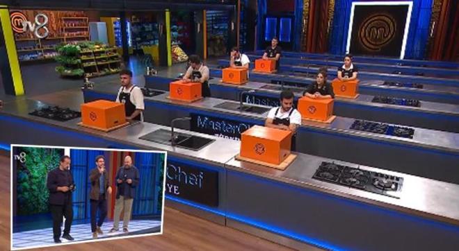 Masterchef'te haftalar ilerledike heyecan daha da artyor. Yarmaclarn birbirinden gzel tabaklar hazrlad ve potaya giden isimler belirlendi. Somer ef Mavi Takm' uyar! te Masterchef'te merak edilen detaylar...
