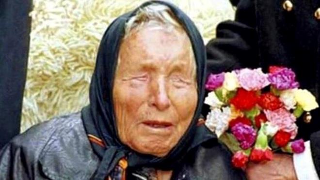 Balkanlarn Nostradamusu olarak bilinen Baba Vanga'nn 2025 yl ile ilgili kehanetleri ortaya kt.    1911'de Bulgaristan'da kk bir kyde doan ve 12 yanda bir kasrga srasnda grme yetisini kaybeden Baba Vanga, gelecekti olaylar ngrme yetenei ile kahin olarak tannd.