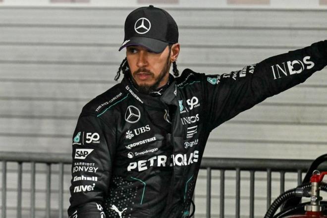 8. AMPYONLUK    Formula 1'de son yllarn en byk transfer hamlelerinden biri Lewis Hamilton'n 2025 itibariyle Mercedes'ten ayrlp Ferrari'yle yarmaya balayacak olmas oldu.    Mercedes'te 11 sezon yaran ve kariyerinde 7 dnya ampiyonluu bulunan Lewis Hamilton 2025 sezonunu itibaryla Ferrari'de yaracak.      Baba Vanga'nn tahminlerine gre, Britanyal F1 pilotu Lewis Hamilton, sekizinci Dnya ampiyonluunu bu yl Ferrari ile kazanacak.