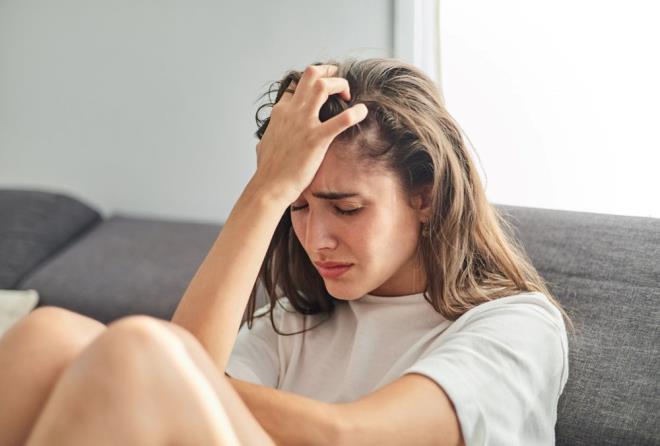 4- ABALASANIZ DA MUTSUZ HSSEDYORSANIZ    Mutlu deilseniz, mutlu deilsinizdir. Bu konuda kendinize kar drst olmal ve tek bana devam etmeniz gerektiini sylemelisiniz.