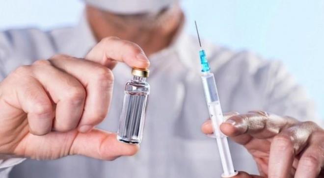 Son d�nemde zay�flamak isteyen bir�ok ki�inin ba�vurdu�u zay�flama i�nesi ile ilgili uzman isimlerden uyar� gelmeye ba�lad�. Do�. Dr. Alper �zt�rk, zay�flama i�nelerinin tiroit kanserine yol a�t���n� s�yleyerek uyard�. ��te zay�flama i�nesinin yan etkileri...