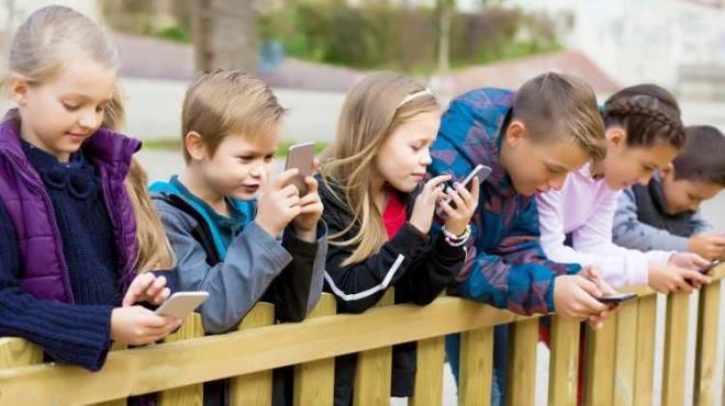 ZARARLARI BELGELEND    TikTok'a ilikin, yneticilerin genlerde ve ocuklarda "yeterli uyku, i ya da okul sorumluluklar ve sevdikleriyle balant kurma gibi temel kiisel sorumluluklara mdahale ettiinin" farknda olduklar belgelendi.