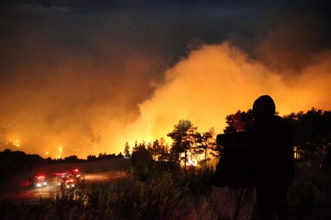 "MENTEE'DE 75 HANE, DALAMAN'DA 85 YAPI TAHLYE EDLD"    Adalet Bakan Ylmaz Tun, "Mentee'deki orman yangnnda 17'si yazlk 29 yap zarar grd. 75 hane de tahliye edildi. Dalaman ilesindeki yangn nedeniyle 85 yap tahliye edilmek durumunda kald." dedi.