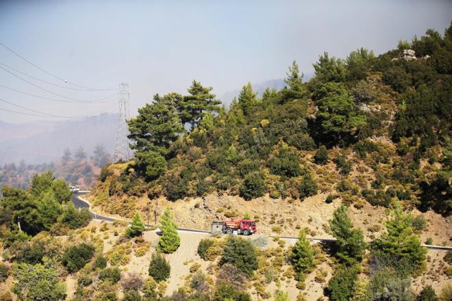 Aklamada u ifadelere yer verildi:    "Her ne kadar hava scaklklar dk olsa da iddetli rzgar Yeil Vatan iin tehdit oluturmaya devam ediyor. Dnden bu yana meydana gelen toplam 35 yangna mdahale ettik. Mula Dalaman ve Mentee'de ise devam eden yangnlar en ksa srede kontrol altna almak iin mcadelemiz devam ediyor."