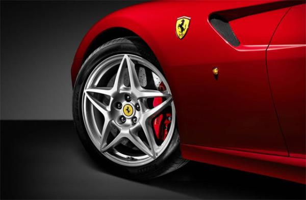 Logoda bulunan ana renkler sar ve krmz ise firma sahibinin yaad ehri (MODENA) temsil ediyor.