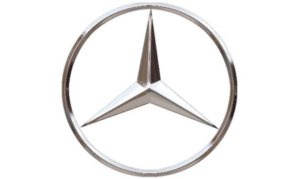 <p><b>Mercedes-Benz</b></p>    irketin kurucusu Karl Benz, Deutz'daki motor fabrikasndaki grevinin ilk yllarnda, Kln ve Deutz manzaral evinin tepesine bir yldz amblemi koymu, eine yazd mektuplarda bu yldzn gnn birinde baary ve gc temsil edeceini ve fabrikasnn zerinde parlayacan sylemiti. Yldz Daimler'in, motorlu aralarn "karada, suda, havada" evrenselliini simgelemektedir. 1909'da tescil edildi.
