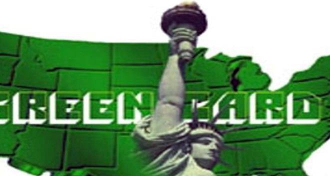 GREEN CARD BAVURU ARTLARI    ? Amerikan hkmeti her yl Green Card ekiliine katlm iin uygun lkeler listesi aklyor. Trkiye, imdilik uygun lkeler arasnda yer alyor.    ? Green Card bavurusu yapabilmek iin en az lise mezunu olmak art ya da son 5 yl iinde uzmanlk gerektiren bir alanda en az 2 yl alm olmay belgelemek gerekiyor.    ? Bavurmak iin 18 yan stnde olma art aranyor.    ? Bavurularn mutlaka resmi web sayfas zerinden yaplmas gerekiyor. Posta veya elden bavuru kesinlikle kabul edilmiyor.    ? Bavuru iin istenilen fotoraf verilen llerle birebir uyumlu olmal. Fotoraf yznden pek ok aday elenebiliyor.    ? Bavuru formunu doldurduktan sonra verilen konfirmasyon numarasn iyi saklamak gerekiyor. Bu numaray tekrar isteme ansnz bulunmuyor.    ? Bavurmak iin belli bir maddi gce sahip olmak gerekmiyor.    ? Bavurmak iin ngilizce yeterlilii istenmiyor.    ? Evli iftlerin bavurusu anslarn ikiye katlayabiliyor, nk kazanan kiinin otomatik olarak ei ve ocuklar da Green Card sahibi oluyor.
