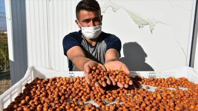 Bunlara erken mdahale edilmedii takdirde barsak delinmelerine kadar gidebiliyor. Bu durumda da hastay ameliyat etmek gerekiyor ve ameliyatta da barsan bir ksmn almak gerekebiliyor. O nedenle zellikle iyice inemeden yememek ve ekirdeklerini yutmamak gerekiyor. Karn ameliyat geirmi hastalarn, yal veya dileri olmayan, takma di kullanan hastalarn bu meyveleri mmkn olduu kadar az tketmesi gerekiyor."