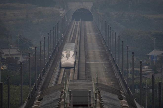 Japonya'da saatte 500 kilometre hza ulaacak trenin deneme sr yapld. Maglev trenlerinin en erken 2034'te hizmete girmesi planlanyor.