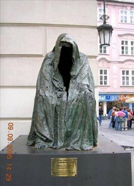 te dnyann eitli yerlerinden akl almaz heykeller. Bazlar gerekten akln snrlarn am. Aralarnda yleleri var ki, zmeniz uzun zamannz alabilir...