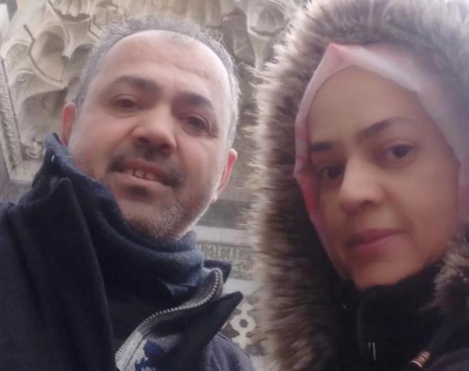 hbar zerine olay yerine polis ve salk ekipleri sevk edildi. Polis ekipleri pheliyi etkisiz hale getirirken, olayda ar yaralanan kadn ise ilk mdahalenin ardndan Meram Devlet Hastanesine kaldrld.