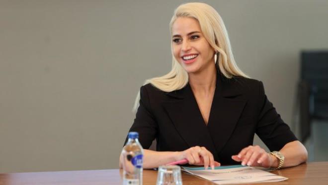 Birok sosyal medya kullancs izleyicilerin karakteri sevmediine ve diziyle badatramadna ynelik yorumlarda bulunsa da Bra Pekin veya yapm ekibi tarafndan konuya ilikin herhangi bir aklama yaplmad.