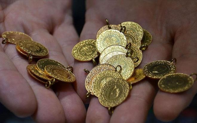 Gvenli liman altnda fiyatlara yetiilemiyor. Dn deer kaybeden gram altnda bugn ykseli var. Altn ve Para Piyasalar Uzman slam Memi de yl sonu tahminini aklad.