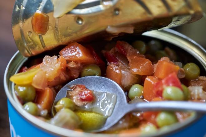 Dnya Salk rgt'ne gre, zellikle hamile kadnlar ve ocuklar, yksek metil cva seviyelerine kar olduka savunmaszlar. Yaplan baz deneylerde, cvann baz formlarnn, san ve farelerde eitli tmr tiplerinin geliimini tetikledii de grlmt.