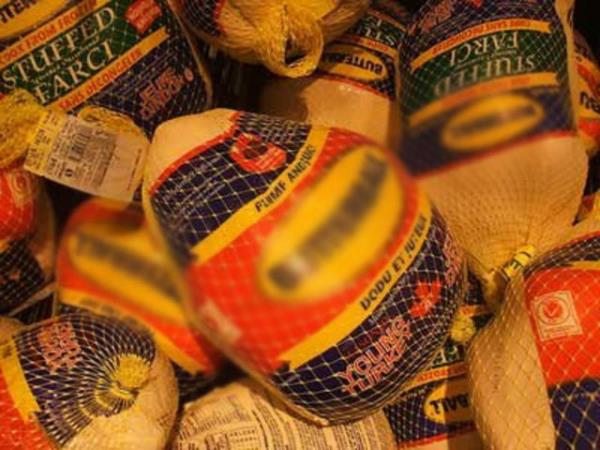 Baz markalar ayn zamanda kanserojen olarak bilinen ve mide hastalklarna ve migrene neden olan sodyum nitrat da ierebiliyor.