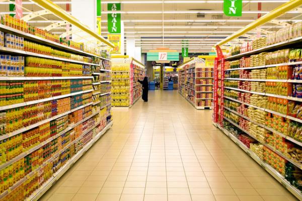 Ayrca soyadan yaplan yalanc steak'ler ya da tavuk nugget'lar yapay ekerler, kat yalar ve ilenmi un ierdiinden hem salksz hem de daha fazla kilo aldryor