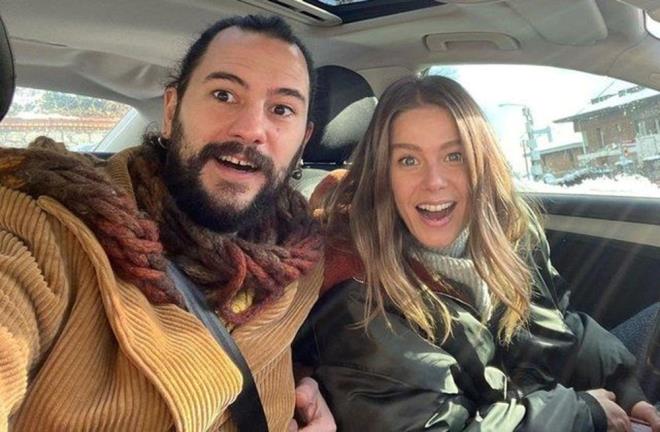 2016 ylndan bu yana Emre Yetkin ile mutlu bir evlilii olan oyuncu Burcu Biricik, getiimiz temmuz aynda ilk kez anne oldu.