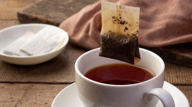 Gnlk hayatta kullandmz birok eyann normal ilevleri ve durumu pratikletirecek gizli ilevleri bulunur. ay poetlerindeki ipli ksm da bunun iin iyi bir rnek. Sklkla tkettiimiz aydaki ayrnty imdiye kadar fark etmediyseniz ok aracaksnz.