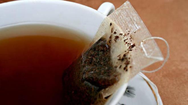 Bir kullanc ise farkl eitte aylar yaparken bir sorunla karlatn ifade etti. zm de ay poetini iine koyup suyu eklemeden nce ipi parmak yardmyla sabitlemek. Bylece ip scak suyun iine dmemi oluyor.