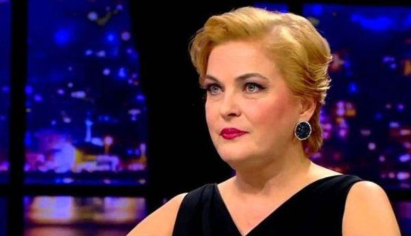 "Eskiden tiyatroda para kazanlmazd. imdi iyi kazanlyor. Ayda 150-200 bin TL alyoruz. Dolaysyla 'Ay ne olur bana bir dizi ver abi valla ok ihtiyacm var' demiyoruz. Dizi yapsam blm bana 100 bin TL ayda 400 bin TL kazanacam. Dier taraftan 150 bin TL kazanyorsun en dk oyuna bakarsan."