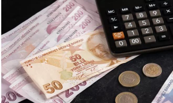 SZLK MAAI<p>    sizlik maa asgari cretin yzde 80?ini aamaz, yzde 40?ndan da az olamaz. u anda isizlik maann tavan 15 bin 989 TL seviyesinde, eer asgari crete yzde 30 zam yaplrsa bu tutar 20 bin 786 TL?ye ykselecek.  <br>  sizlik maann taban ise 7 bin 994 TL dzeyinde. Asgari crete yzde 30 zam yaplmas durumunda yeni tutar 10 bin 393 TL olacak.