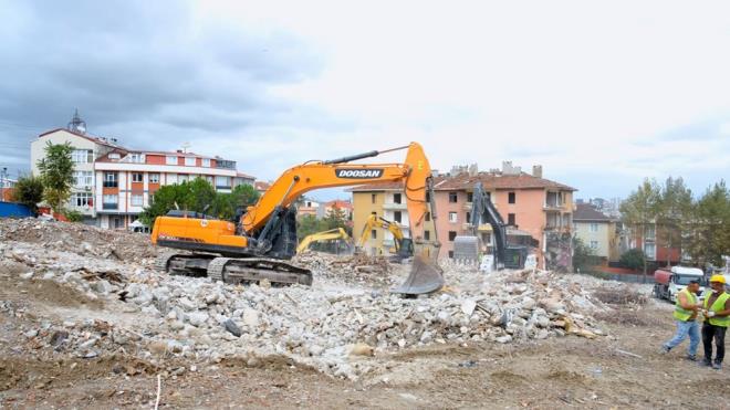 "Kredi i�in gelir �art� aran�r m�?" sorusu ise "Hak sahiplerine kredi verilirken gelir ve kredi puan�na bak�lmaz." �eklinde yan�tland�.