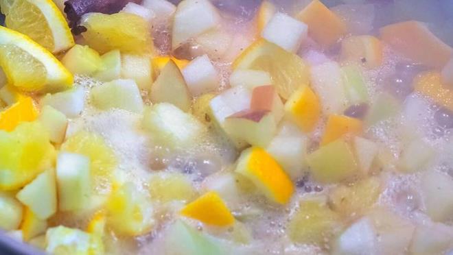 Ancak elma pi�irilince hem lezzetli hem de sa�l�kl� oluyor. Peki elman�n insan sa�l��� a��s�ndan faydalar� neler?