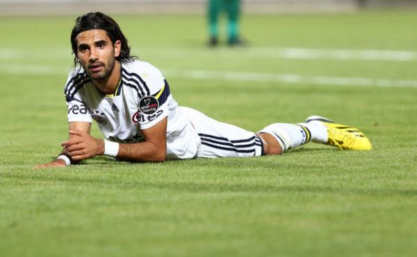 <p><b>Alper Potuk - Fenerbahe </b></p>  4,8'den 6,5 milyon Euro'ya