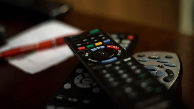 ?Arka Sokaklar?, ?Gnl Da?, ?Kurulu Osman? gibi uzun soluklu diziler izleyiciyi ekran banda tutmaya devam ederken, alt haftalk srede finale giden diziler sektrdeki zorluklar ortaya koydu.