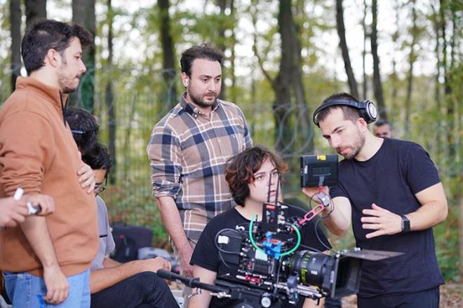 Televizyon kanallarnda reyting yarnda baarsz kalan ve blm ba yksek maliyetleri karlayamayan alt dizi, final karar almak zorunda kald. ?Kr Nokta?, ?Kt Kan?, ?Kirli Sepeti?, ?Ta Kat Makas?, ?Gzel Aklar Diyar? ve ?Karadut? bu sezon sona eren yapmlar arasnda yer ald.