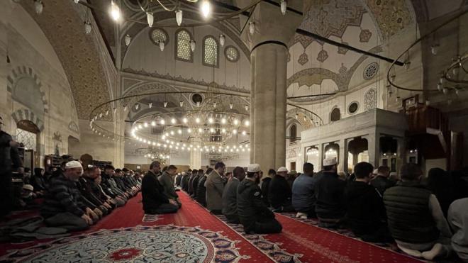 " aylar ne zaman?" sorusunun yant, tm slam corafyas tarafndan yeni yla az bir zaman kala merak ediliyor. Recep ayyla birlikte balayacak olan  aylar, gelecek yl yine dualar ve ibadetlerle geecek. Diyanet leri Bakanl tarafndan yaymlanan 2025 dini takvimiyle birlikte  aylarn balayaca tarih belli oldu. te, 2025  aylar takvimi ve kandil tarihleri...