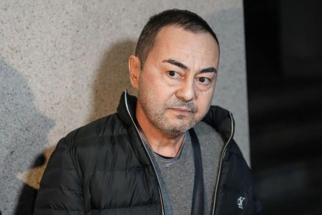 Mehmet Ali Erbil ve Serdar Orta'n aralarnda bulunduu ok sayda nl isme yaplan operasyon sonras phelilerden 16's gzaltna alnd.    Tutuklama talebiyle mahkemeye sevk edilen Mehmet Ali Erbil ve Serdar Orta, ev hapsi cezas ald.