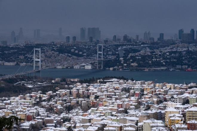STANBUL'A KAR YAACAK MI?    alkan, souk havayla birlikte cumartesi akam saatlerinde stanbul'a kar yaabileceini belirtti.