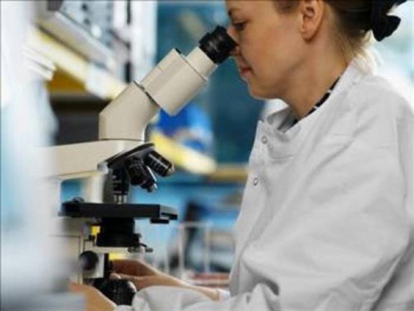 Bir kahve fincann dolduracak kadar eker bulunuyor.