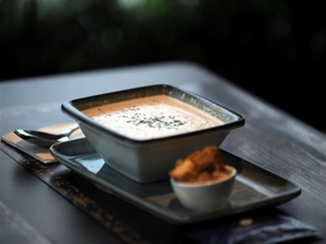 Geen sezon 500 TL?den satlan ve sosyal medyada gndem olan orbann bu sezonda 1000 TL?den satlaca haberinin yaynlanmasnn ardndan, Ticaret Bakanl inceleme balatt. Ticaret Bakan Yardmcs Mahmut Grcan, Twitter hesabndan yapt aklamada, sz konusu iletmede bugn Bursa Ticaret l Mdrl tarafndan inceleme yapldn ve kasesi 1000 TL?den sata sunulacak olan orbayla ilgili, haksz fiyat art tespit edildiini belirtti.