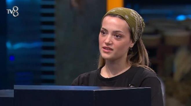 EDA REKOR SIRALAMASINA SMN YAZDIRDI  <p>  Mehmet ef'ten Eda aklamas: nceki senelere baknca u ana kadar en yksek puan Eren Kak ve Tahsin alm. Toplam 45 puan almlar. Daha sonra arkalarndan Hasan geliyor, 43 puanla. Ondan sonra da Sergen geliyor, yine 43 puanla. Yani 45 puan alan iki yarmac, 43 puan alan iki yarmac var. Hepsi de ayn sezonda. Beinci olarak da Eda sen geliyorsun. Bu rekor sralamasna siz de girebilirsiniz en yksek puanlar olarak.