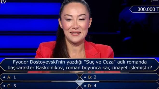Dokuzuncu soruda, yarmacnn karsna "Fyodor Dostoyevski'nin yazd 'Su ve Ceza' adl romanda bakarakter Raskolnikov, roman boyunca ka cinayet ilemitir?" sorusu kt.