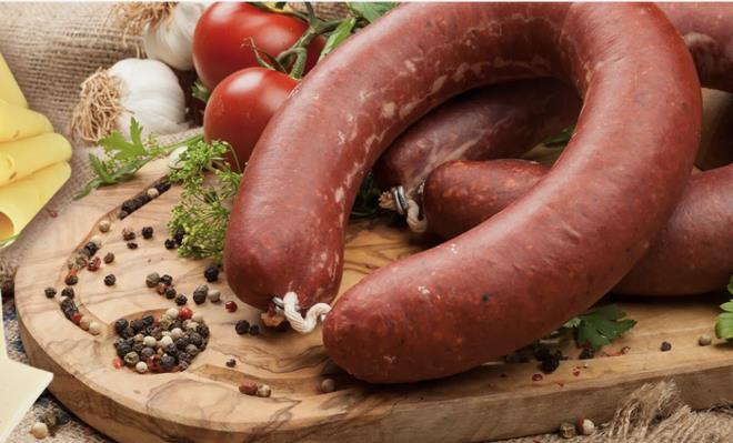 SUCUKTA AT VE EEK ET SKANDALI<p>  Adana?da bir kasap tarafndan satlan sucukta, dana eti yerine at ve eek eti kullanld ortaya kt. Bu kasap, 18 Kasm?da yaymlanan bir nceki listede de ayn gerekeyle gndeme gelmiti.