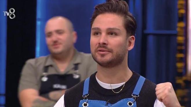 'BENCL DELZ'<br>    Onur, "Mavi takm olarak bencil deiliz. Biliyorsunuz, burada ok bencil olunca takmlarda genelde skntlar kabiliyor. Mavi takmda neri yapldnda bunlar kesinlikle yaplyor ve uygulanyor. Takm ruhu kesinlikle var. Takm ruhu dinamik, enerjik ve mkemmel bu da bizim skorlarmza yansyor." dedi.