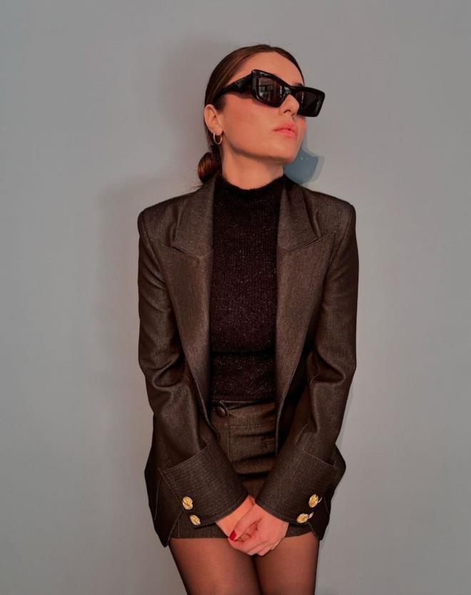 Ekim 2020 tarihinde balayan Arza dizisinde barol olan "Halide"yi canlandrd. 15 Haziran 2021 tarihinde yayna balayan ve 11 Aralk 2021 tarihinde sona eren Ada Masal adl dizide "Haziran Sedefli" karakterini canlandrd. Oyuncu 1,67 boyundadr.