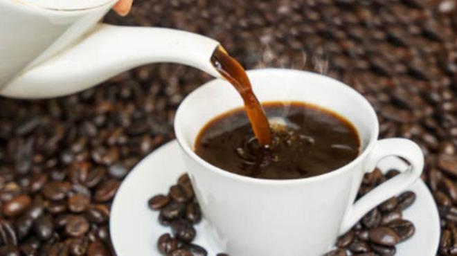 Kahve, genellikle enerji vermesi, uyankl artrmas ve yorgunluu gidermesi iin tercih edilebilir. Arya kamadan tketildiinde salk zerinde faydal etkilere sahip olduunu syleyebiliriz. Konsantrasyonu ve enerjiyi artran kahve, antioksidan grevi grebilir.