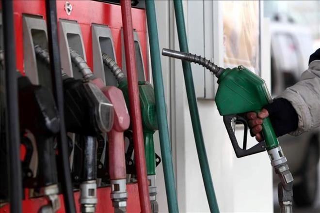 UTTS kapsamndaki tat sahipleri ile akaryakt istasyonu iletmecilerine en ge 31 Aralk 2024 tarihine kadar sisteme kaydolarak tatlarna ve istasyonlara gerekli donanmlar taktrma zorunluluu getirilmiti.   <BR>  Bugn Resmi Gazete?de yaymlanan yeni UTTS Teblii ile sisteme son kayt tarihi 31 Ocak 2025 olarak yenilendi. Donanm fiyatlar yl sonunda FE art oran zerinden gncellenecei iin, 31 Aralk 2024?e kadar utts.gov.tr zerinden sisteme kaydolanlar 2024 iin geerli fiyatlardan faydalanabilecek.