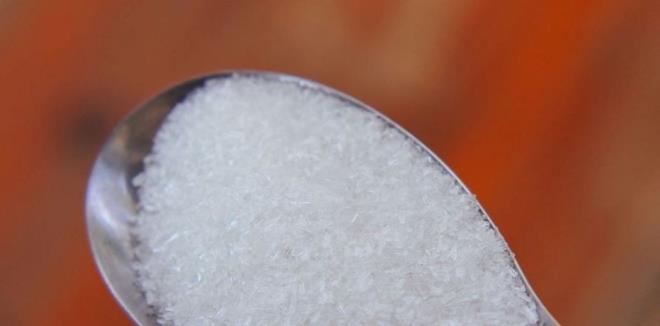 Genellikle in, Japonya, Kore, Tayland gibi lkelerde daha sk kullanlan MSG; noodle, hazr orba, bulyon, cips, hazr soslar ve dondurulmu gdalarda yksek oranda bulunuyor. Amerika Birleik Devletleri Gda ve la Dairesi, in tuzunu bir katk maddesi olarak gvenli buluyor ancak bu konuda yeterince net veriler sunulmuyor.