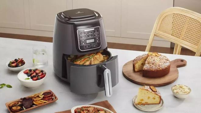 Airfryer temizlii iin baz ipular unlardr:<p>    Soumasn Bekleyin: Airfryer'nz temizlemeden nce cihazn tamamen souduundan emin olun.
