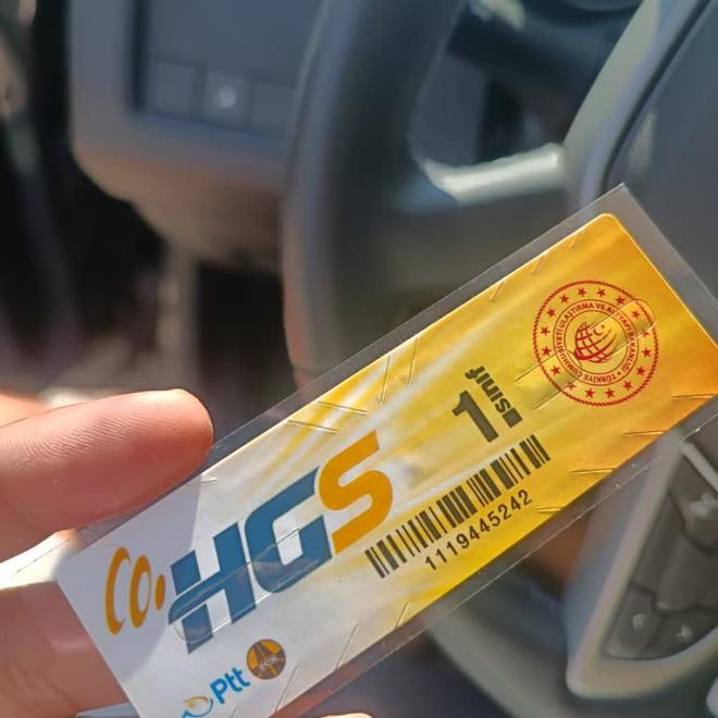 PTT'den aklama geldi<p><p>  PTT Genel Mdrl'nden konuya iilikin yaplan aklamada, ?Akam saatlerinde HGS mobil uygulamamzn mesaj servisine yurt dndan izinsiz bir eriim gereklemi ve bu kapsamda irketimizle ilgisi olmayan bildirimlerin baz kullanclara iletildii tespit edilmitir.